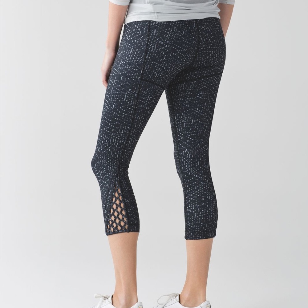Lululemon True Self Crop II
